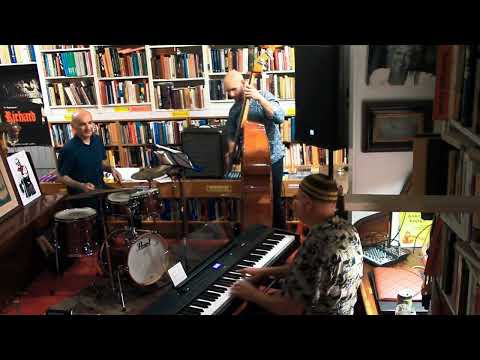 Roberto Magris Trio - Polka Dots and Moonbeams